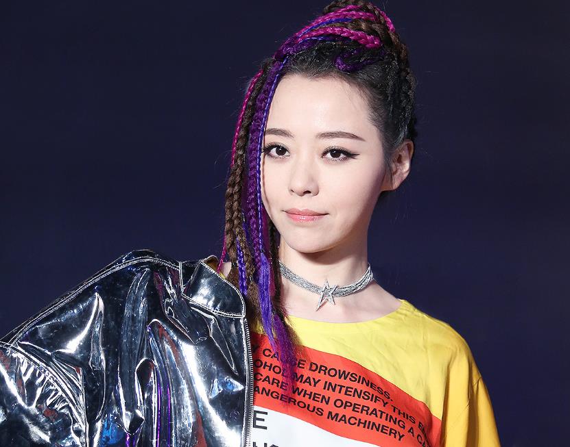 张靓颖|《中国新说唱》张靓颖自曝忘词,看清歌词内容后,网友都原谅了她