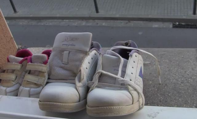 巴塞罗那|浙江按摩女在巴塞罗那无证经营,在海滩上到处藏钱,反被家人偷走