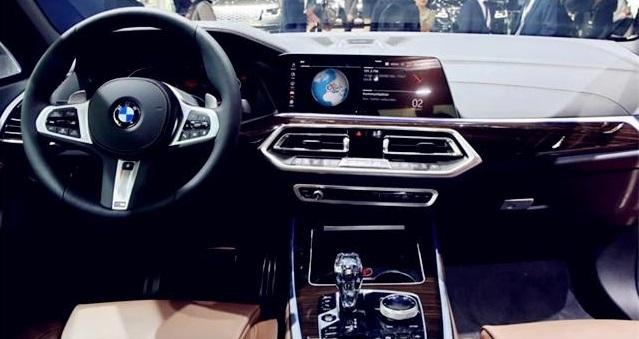 宝马X5|开它比奥迪Q7拉风,3.0T+8AT配四驱,破百仅需5.5秒