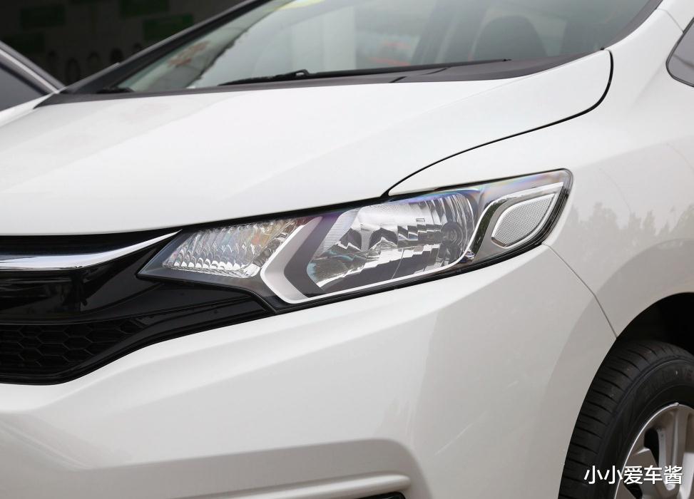 #本田飞度#本田小飞度再升级！比威驰好看，带天窗+四缸1.5L自吸，油耗5.3L