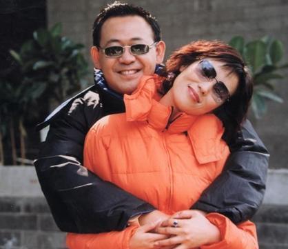 【姜武】16岁一见钟情，毕业就结婚，35年恩爱如初，他们才是真正模范夫妻