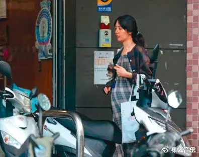 「郭碧婷」郭碧婷怀孕偷拍照首曝光，我看到了女人最难以启齿的一面