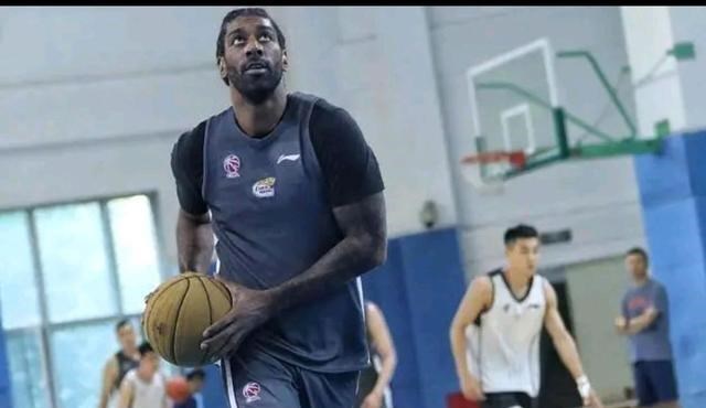 「辽宁男篮」郭士强担心之事发生！探花郎首秀全程梦游，下赛季换将锁定一人！