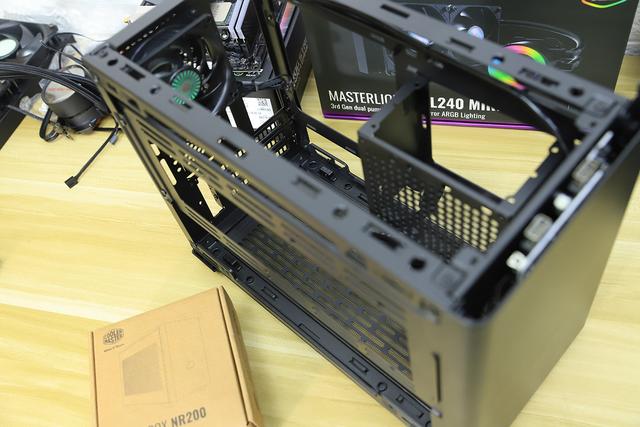 显卡|刷新对itx的认识,又是水冷又是长显卡的性能级itx主机