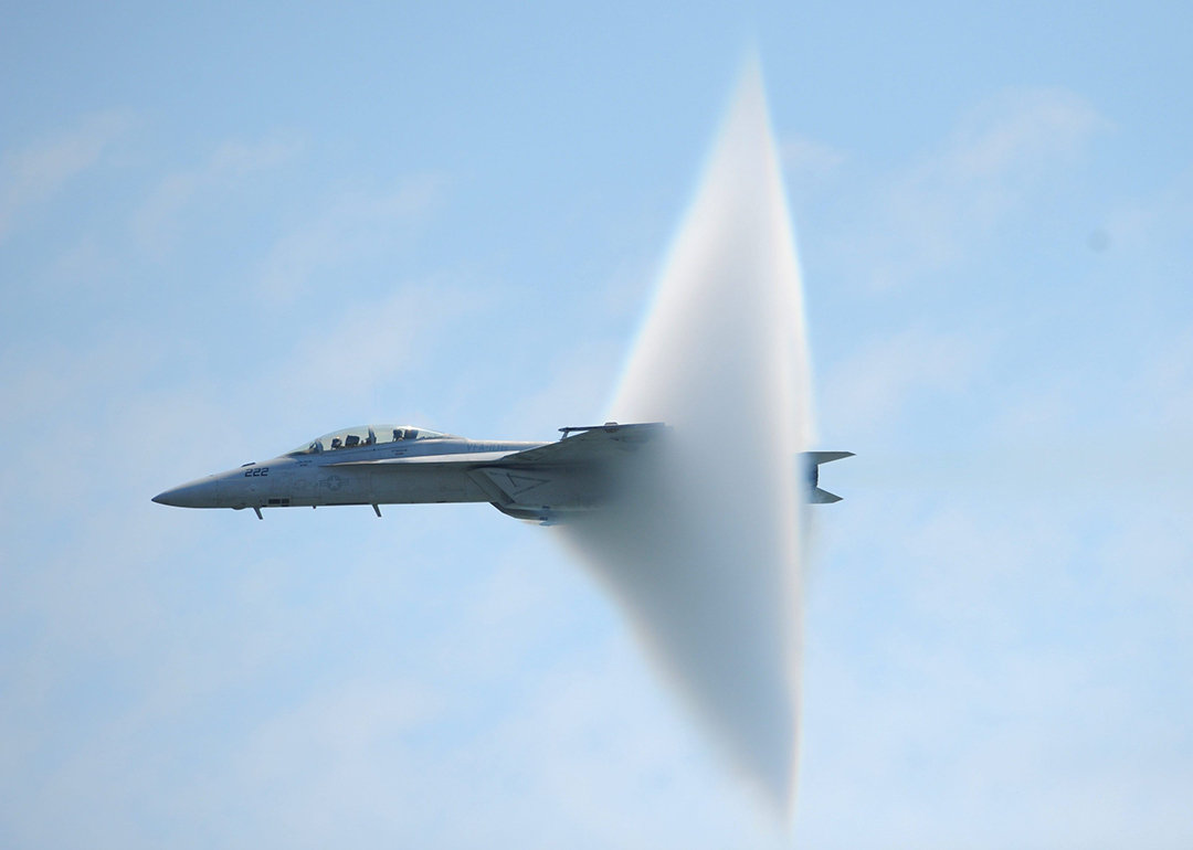 陨石：印度天空传来一阵巨响，掉下一块不明金属，科学家捏了把冷汗