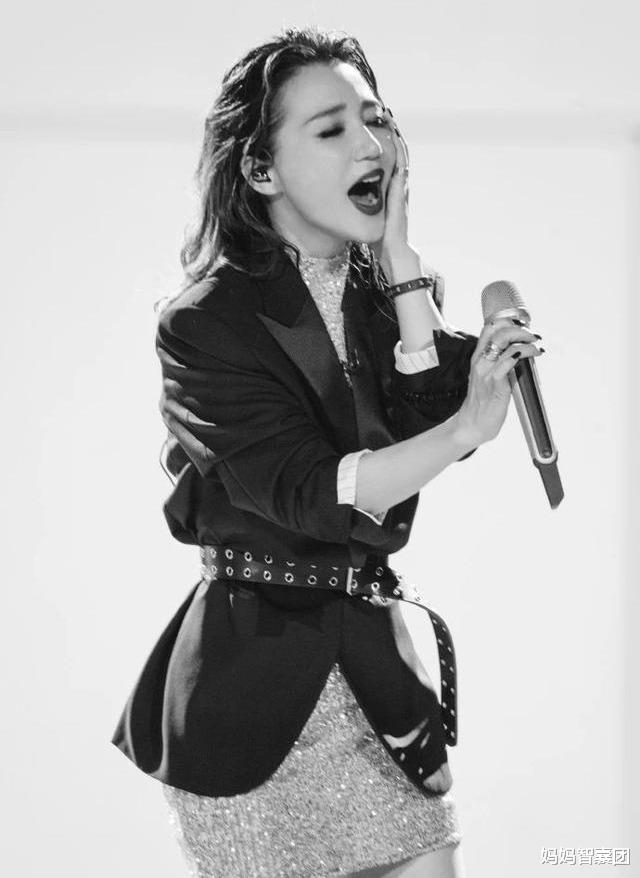 阿朵|阿朵被淘汰，经纪人发文：早就说过这么做才能走得远，你偏不