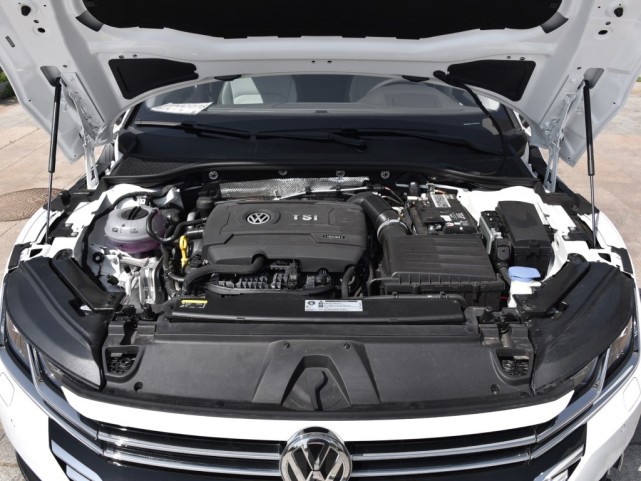 大众汽车▲良心下探6.5万，2.0T+7DCT，标配无框门，凯美瑞车主：买早了