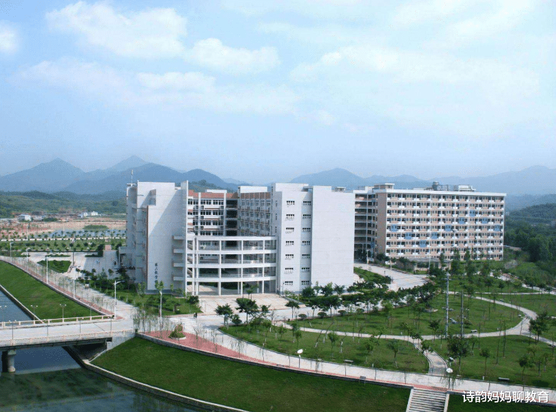 教育部|教育部公示：撤销这4所大学建制，停止招生，大一新生：幸好没报