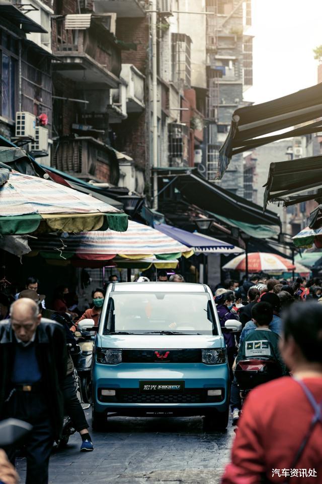 电动车@五菱纯电小车5000人盲订，预售不足3万起，有小米的味道了？