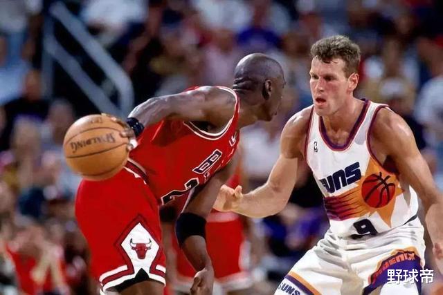 「科怀·伦纳德」现役5个位置球员的肩宽之最，霍华德73，伦纳德66，其他人呢？