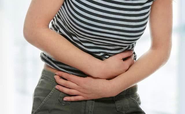 [胃癌]胃癌早期不痛不痒? 身体发出这四个“信号”, 多半是它来了!