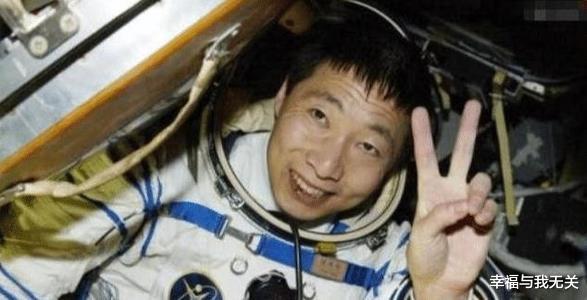 杨利伟|杨利伟,光鲜的背后却是女儿的离世和妻子的离职