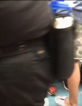 女孩|难道是我太保守？姑娘你穿这样就出来！太放得开了吧？哈哈哈