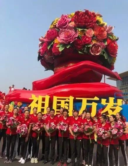 偶像组合|看完电影《夺冠》，《中国女排》确实应该改名