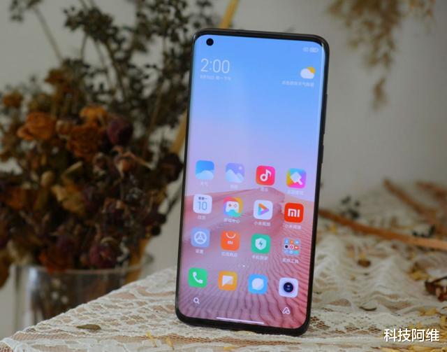 一加科技|120W+50W,发布仅一个月,国内高端旗舰月销榜单强势登顶第一