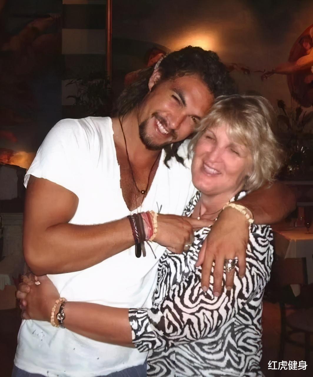 杰森·莫玛|杰森·莫玛：钢铁肌肉直男，一个注定会成为“海王”的男人