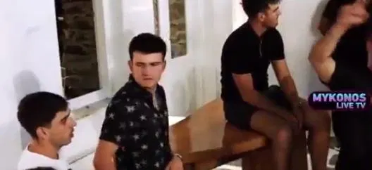 英国|1人单挑5名警察！红魔队长被捕细节曝光，曼联俱乐部正式回应