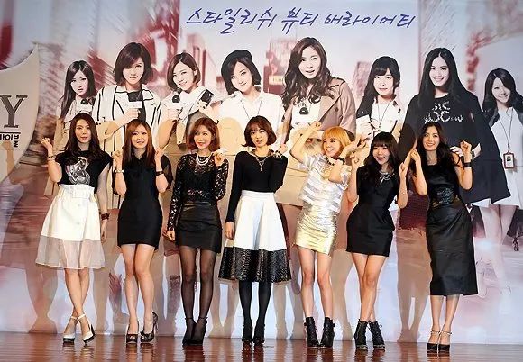 明星素颜|“外貌至上”的韩国，出门倒个垃圾都要化妆，不化妆反成了罪过！