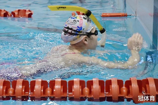 叶诗文|中国游泳新领军人物横空出世，主项创佳绩，15岁新星再胜叶诗文