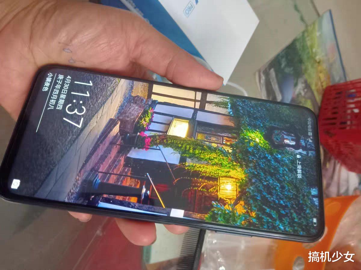4g手机|麒麟810+真全面屏+液冷散热跌至1299,华为4G手机依旧真香?