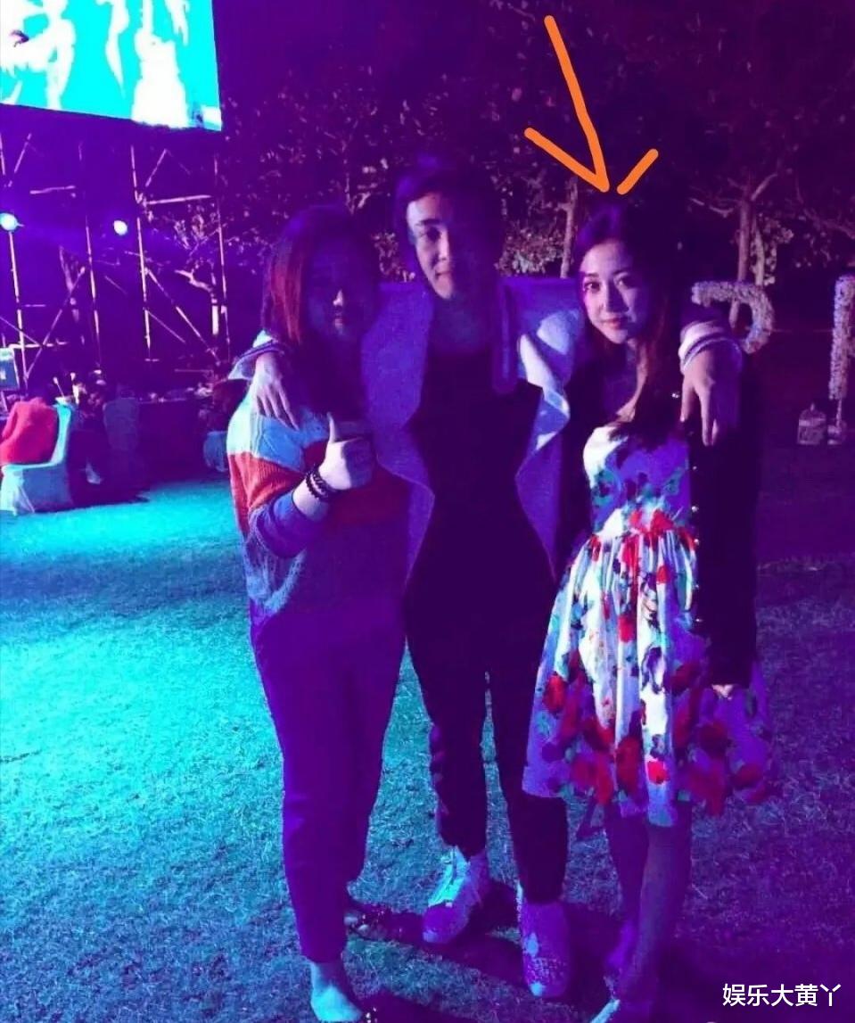 宣云|方媛和宣云被曝婚姻告急，同衣、同景同抄佛经，原来培训班是ZD！