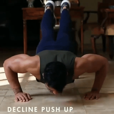 『胸肌』在家练大胸肌和肱三头肌，你需要这套动作，别再说不知道怎么练了！