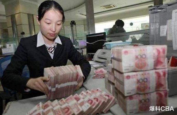 银行|有20万存款,别再傻傻存定期,银行行长:这样存每年躺着赚1万!