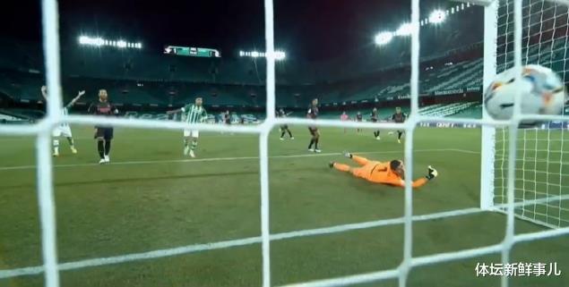 皇家马德里|输球又输人！皇马3-2贝蒂斯，本泽马遭炮轰，谁注意齐达内举动