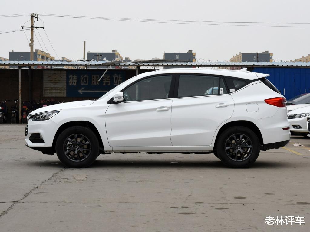 『比亚迪宋』8万多买辆顶配SUV，配1.5T引擎，一公里油钱3毛5，上班族代步首选