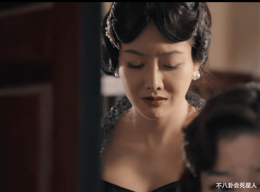 面膜|新《半生缘》分别戏：女方亲了男方一嘴粉，还给男方抹了满脸面膜