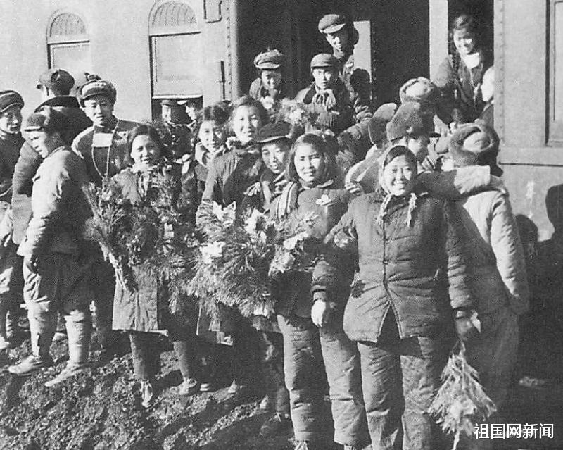 |抗美援朝姐妹花 父女相会在战场——一张具有特殊意义的历史照片