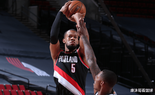 阿森纳|21分大胜！马刺四人狂轰84+16+14，利拉德35+6创纪录，安东尼14+3