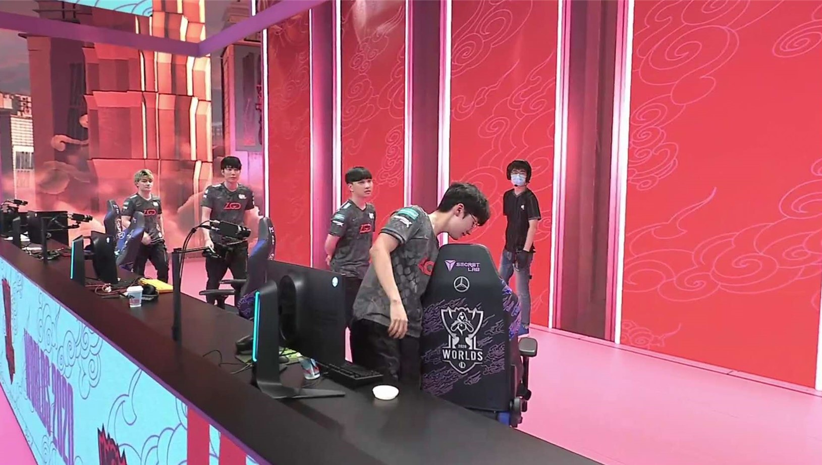 lck|继“让我滚回LCK”后，小花生金句回应败Gen，故意按S键送人头没得洗