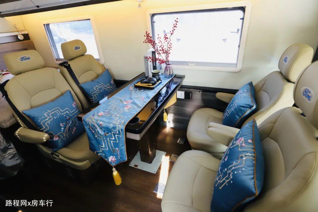 房车：国六款飞翔福特T型房车，颜值出众，专项设计新颖