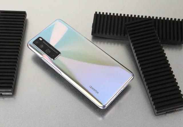 [华为Nova]别碰华为nova7，麒麟990+8G运存+40W快充，这款才是香饽饽