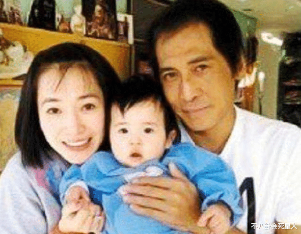 齐秦|王祖贤前男友齐秦娶小24岁富婆，结婚十年如初，娇妻近照颜值高
