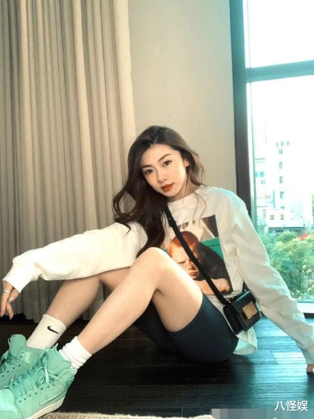 程晓玥▲郑恺苗苗频频合体恩爱十足,前任程晓玥独自过520,附文满是伤感