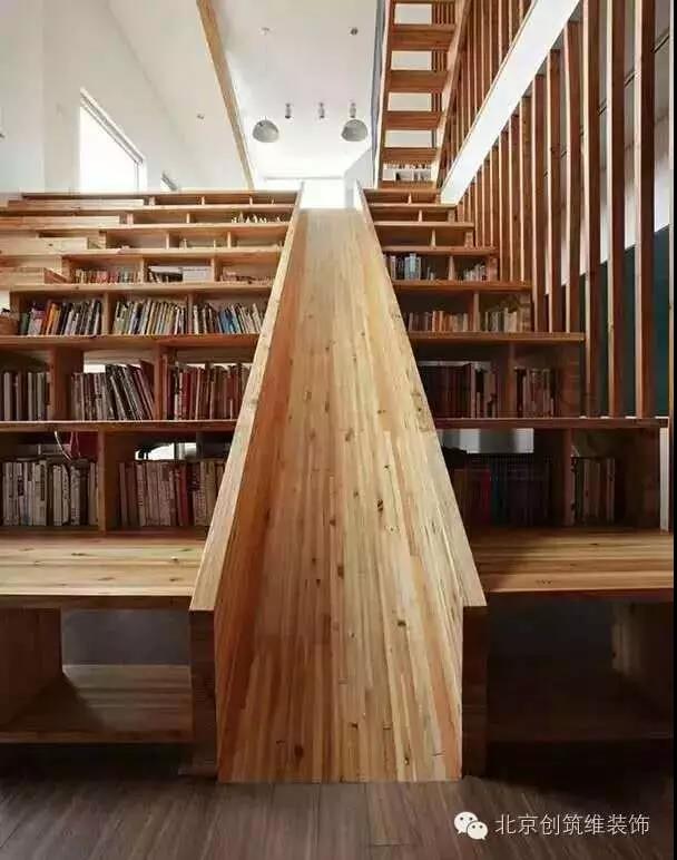 「」准备好上楼梯的正确姿势了吗？