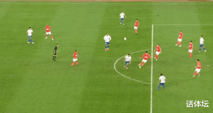 山东鲁能|泪目！33岁鲁能悍将罕见1幕：戏耍杨立瑜+郑智，比郭田雨更强悍！