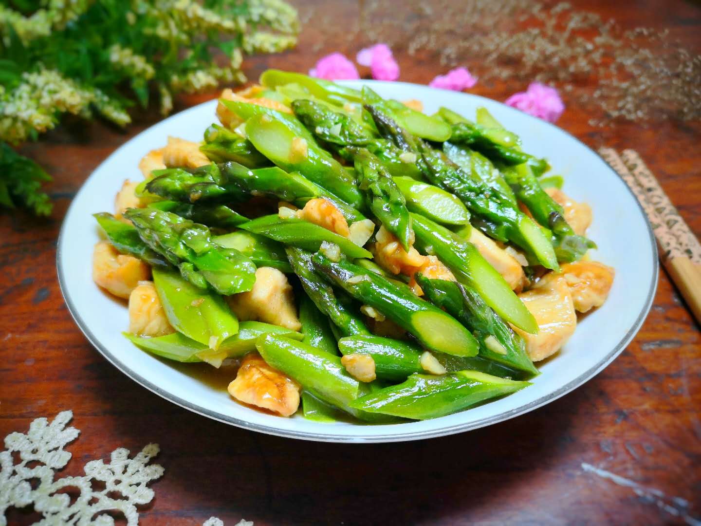 「芦笋」这菜素有“负热量”之称,减肥燃脂又奇效,让体重蹭蹭往下掉!