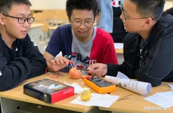 考试|女生进入高中后，为何成绩“最容易”下滑？老师“揭秘”4大原因