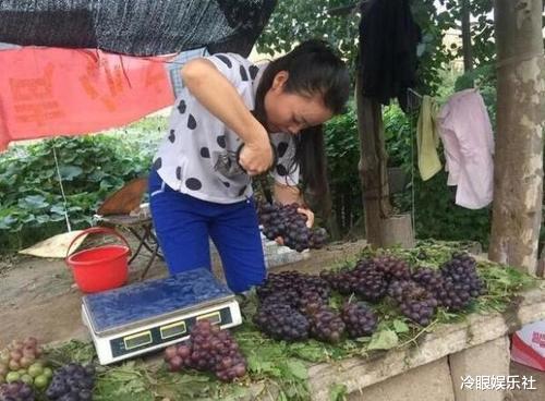 草帽姐|草帽姐徐桂花：《星光大道》爆红到摆地摊卖葡萄，她经历了什么？