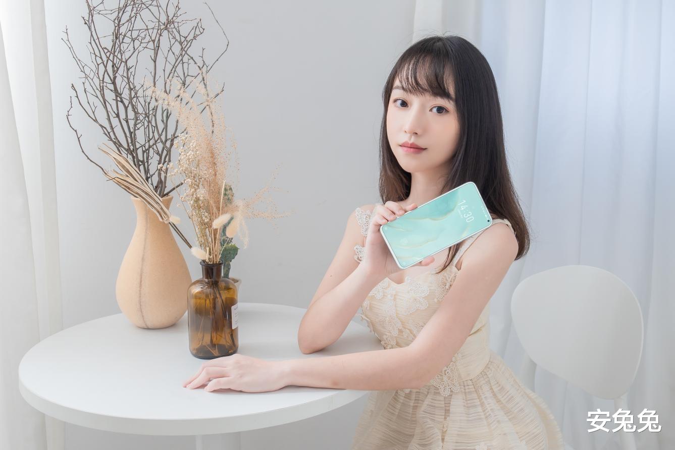 魅族17 pro|魅族17 Pro全新配色亮相：颜值心动 手感绝佳