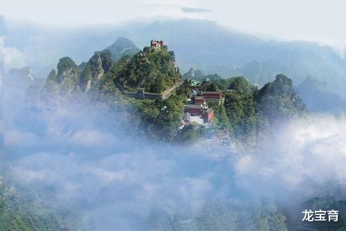 武当山|国内最受欢迎的山:7天净赚5个亿?游客表示没有1000下不了山