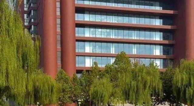 大学|我国唯一以“中央”命名的二本大学,专业实力很强,考上就是福