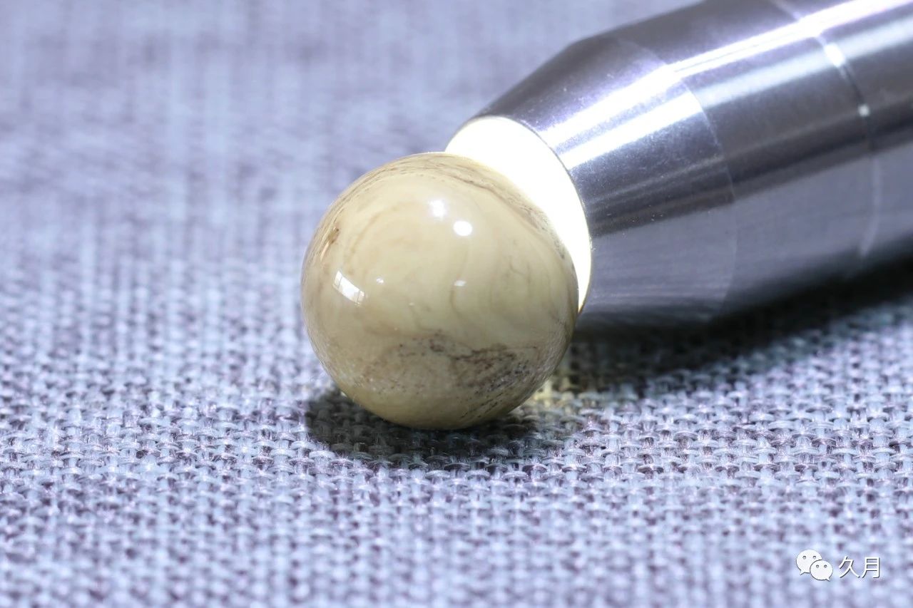 凤眼菩提▲缅甸琥珀中根珀，蜜蜡，根蜜，根带珀如何区别