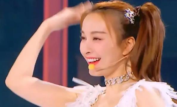 [万茜]《浪姐》节目组求生欲有多强？主题曲站位有讲究，万茜不是初C