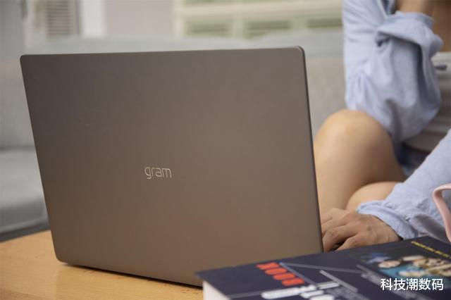 英特尔|不可方物超长续航的大屏办公神器,LG gram17体验