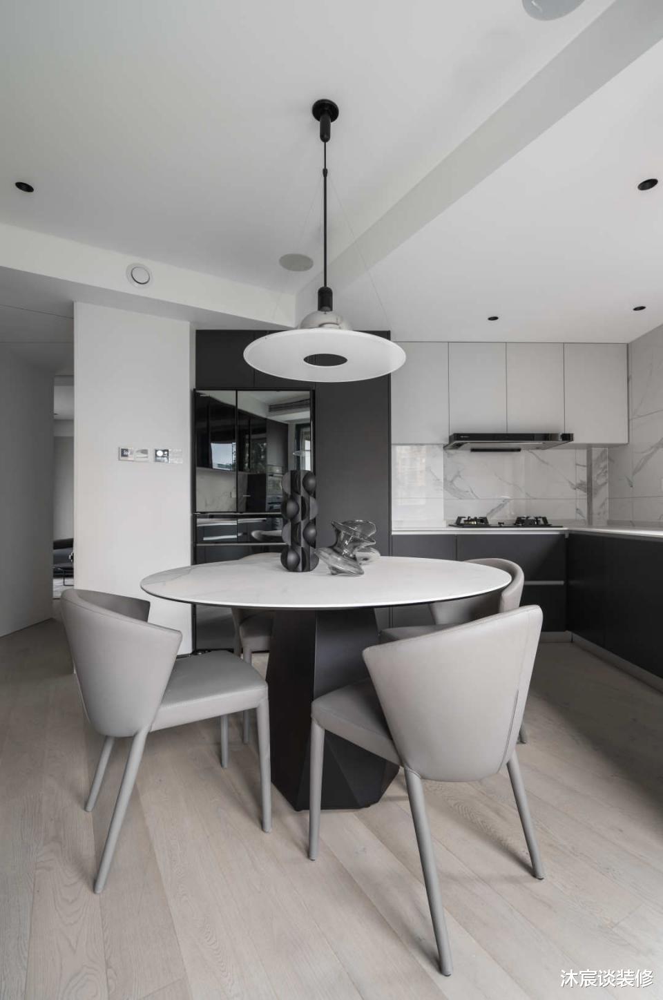 |一进她家，仿佛整个世界都安静下来，136㎡意式极简风格处处令人心动