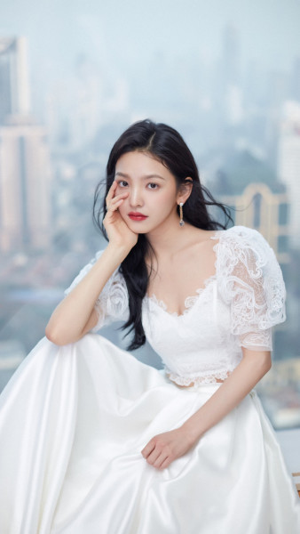 「王思聪」刚出道就因笑容惹王思聪关注上热搜大火的她，如今竟要结婚了